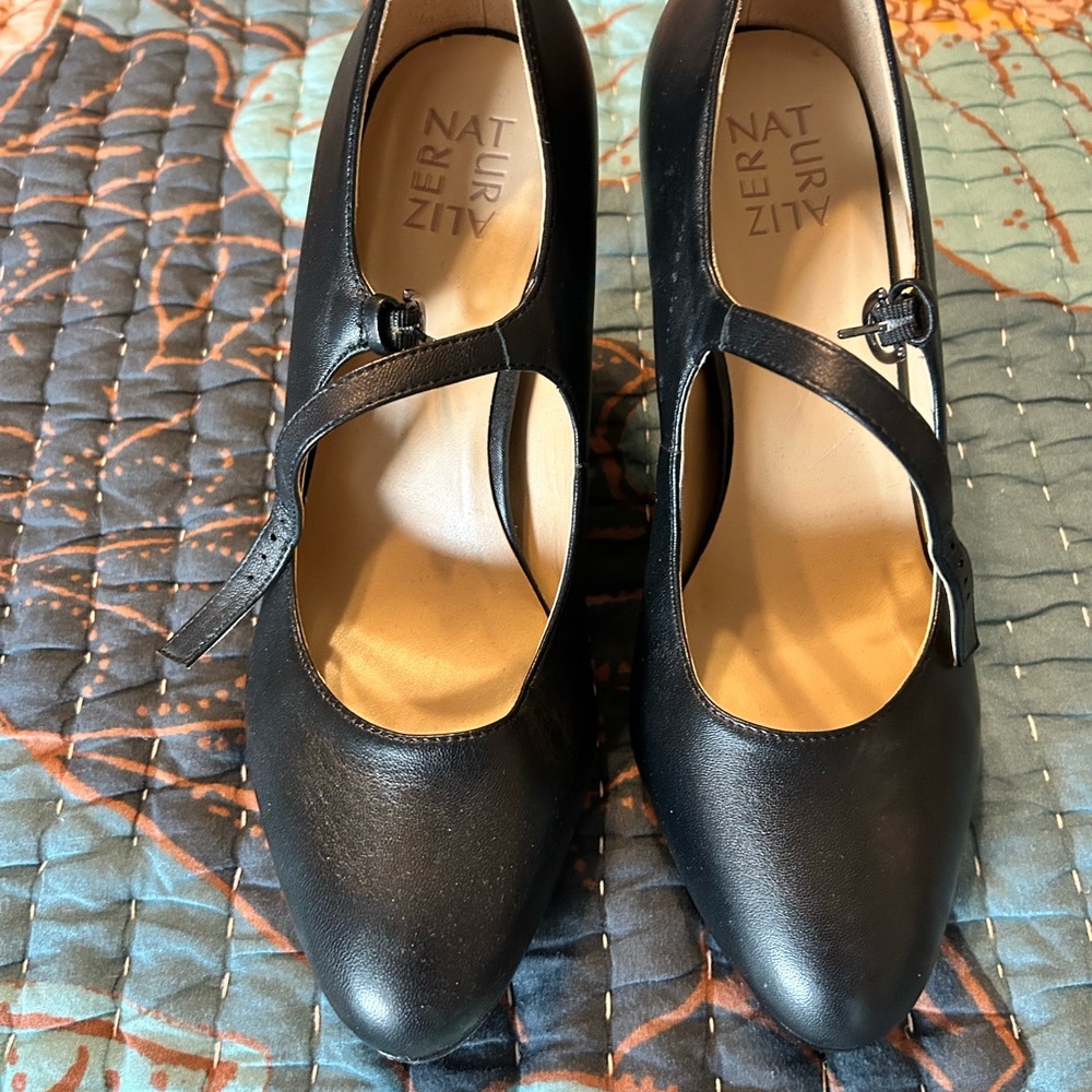 Naturalizer Black Mary Jane Heels